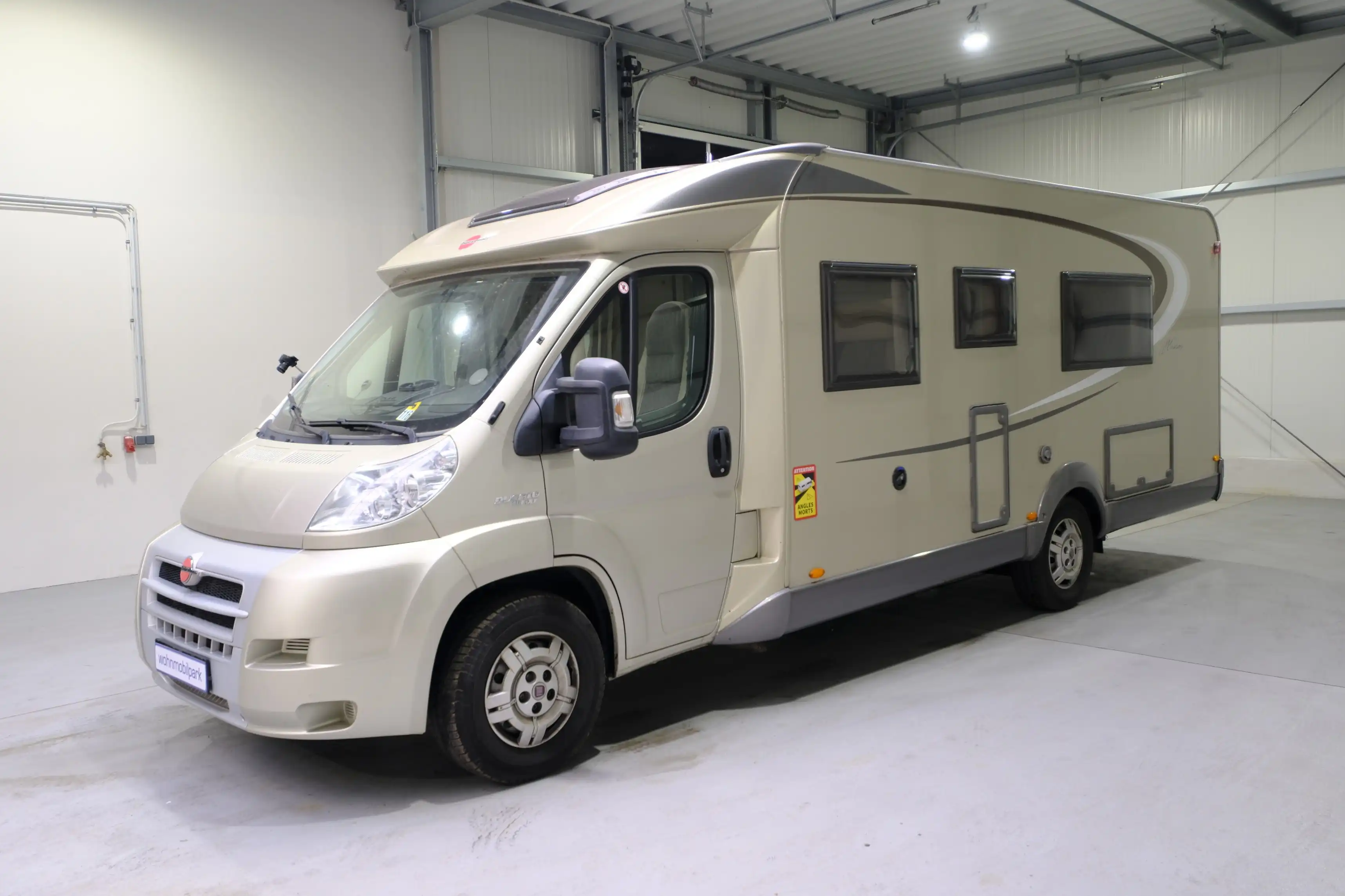 BUERSTNER Nexxo T 720 - Ansicht 2
